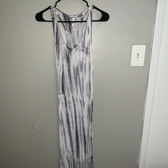 Dresses & Skirts - Soft long sleeveless spring dress